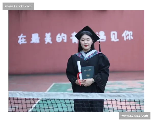 千玺的毕业礼迟到三年:穿学士服赴宴,终于圆满 千玺的毕业礼迟到三年:穿学士服赴宴,终于圆满